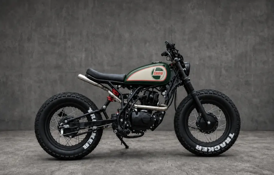 Moto tracker Zero Customs com pintura Castrol