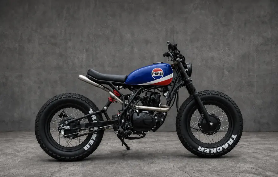 Moto tracker Zero Customs com pintura Pepsi